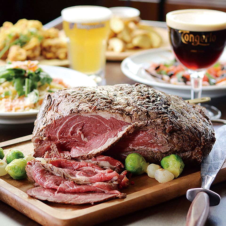 简便实惠：11道丰盛菜品，包含芝士烩饭、意面与烤嫩鸡 — ¥4,200（含无限畅饮）