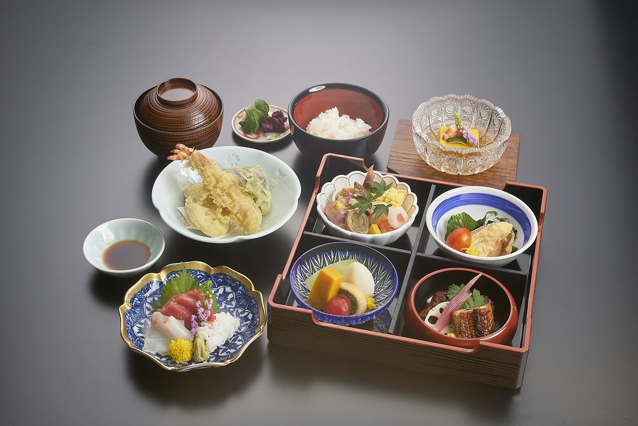 【季節弁当】秋・錦秋～松茸の土瓶蒸し付