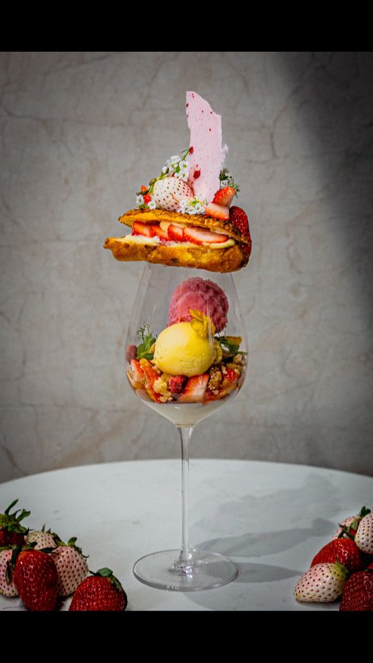 季節のフルーツパフェとドリンク小菓子セット