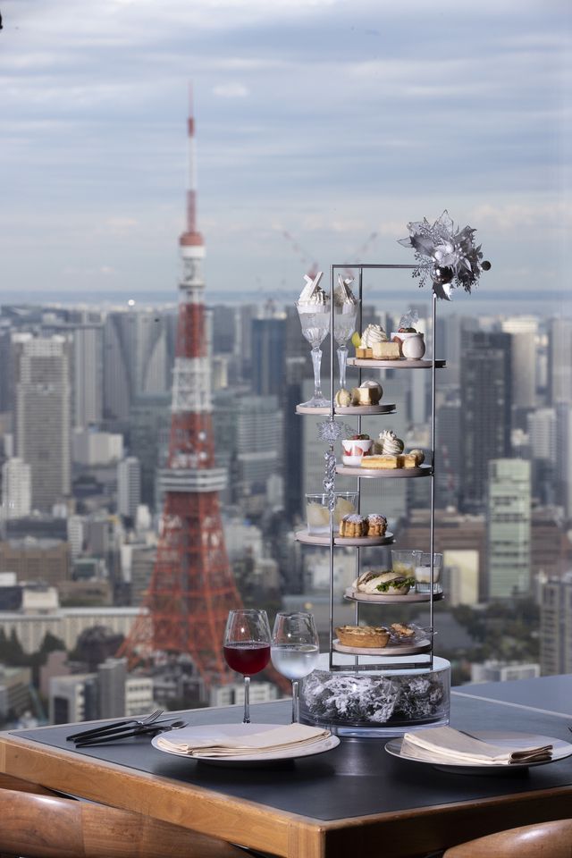 [Weekend window  seats (view charge included)]“White Pearl” Christmas AfterMOON Tea