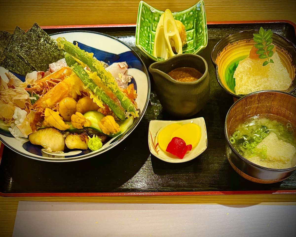 The pinnacle of Japanese cuisine: carefully selected seafood bowl set