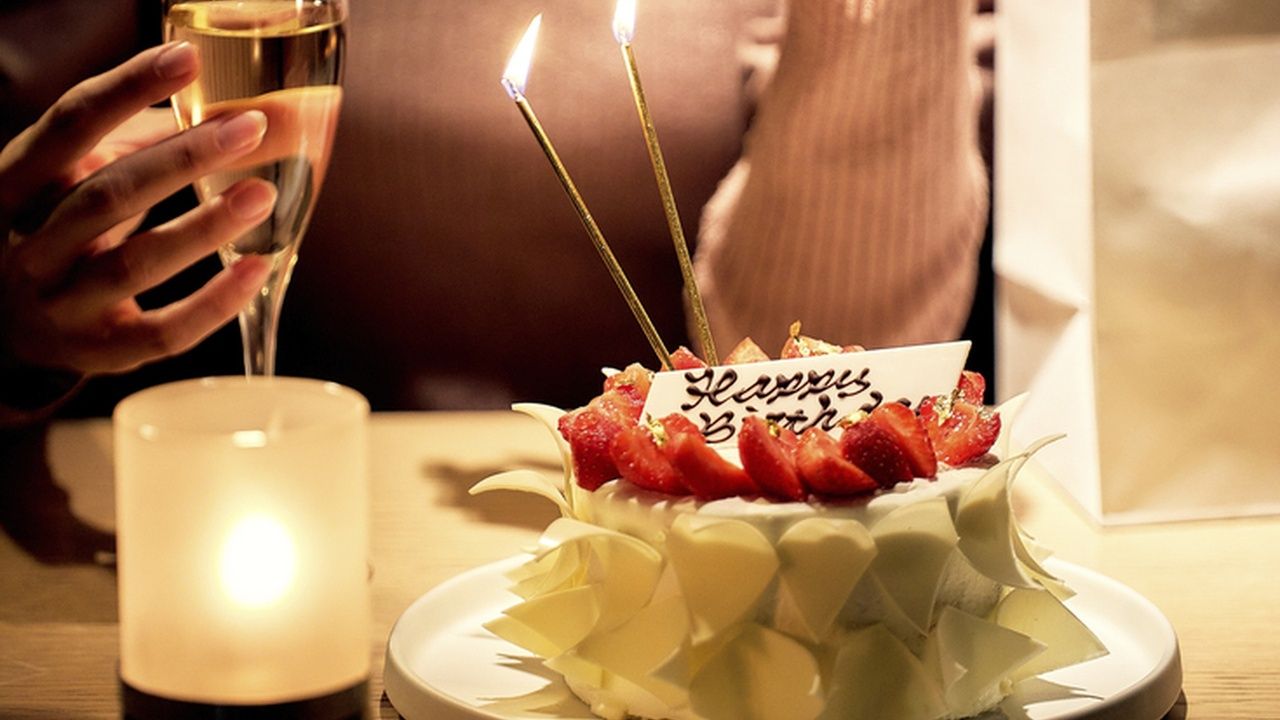 【アニバーサリーシェアプラン】“乾杯スパークリングワイン×ディナー人気メニュー厳選のフード5品×ホールケーキ