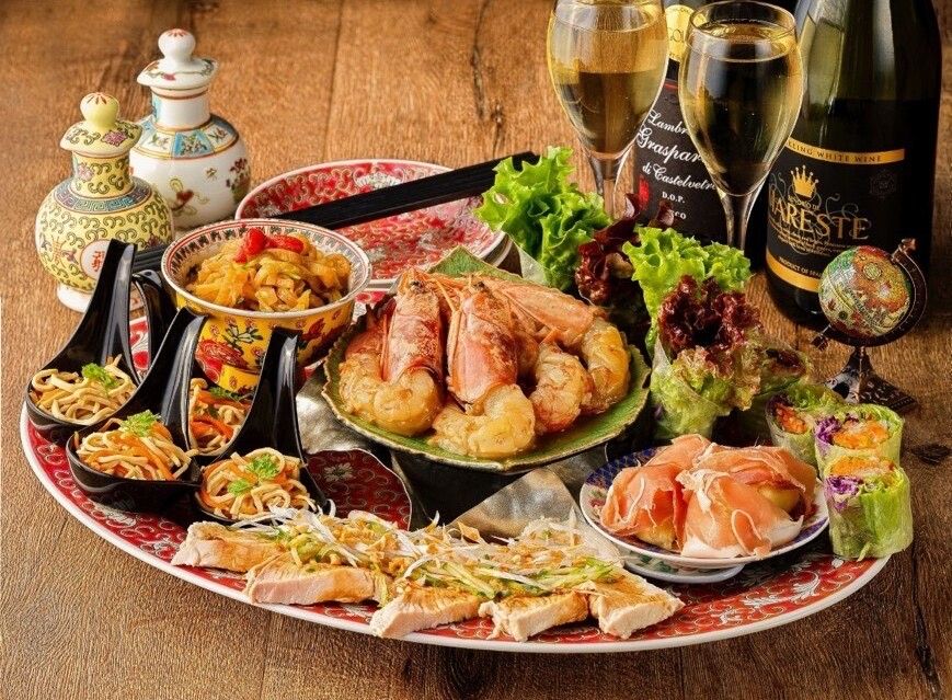 10 kinds of dim sum and a choice of meat dishes (mainly seafood appetizers) 2.5 hours with all-you-can-drink