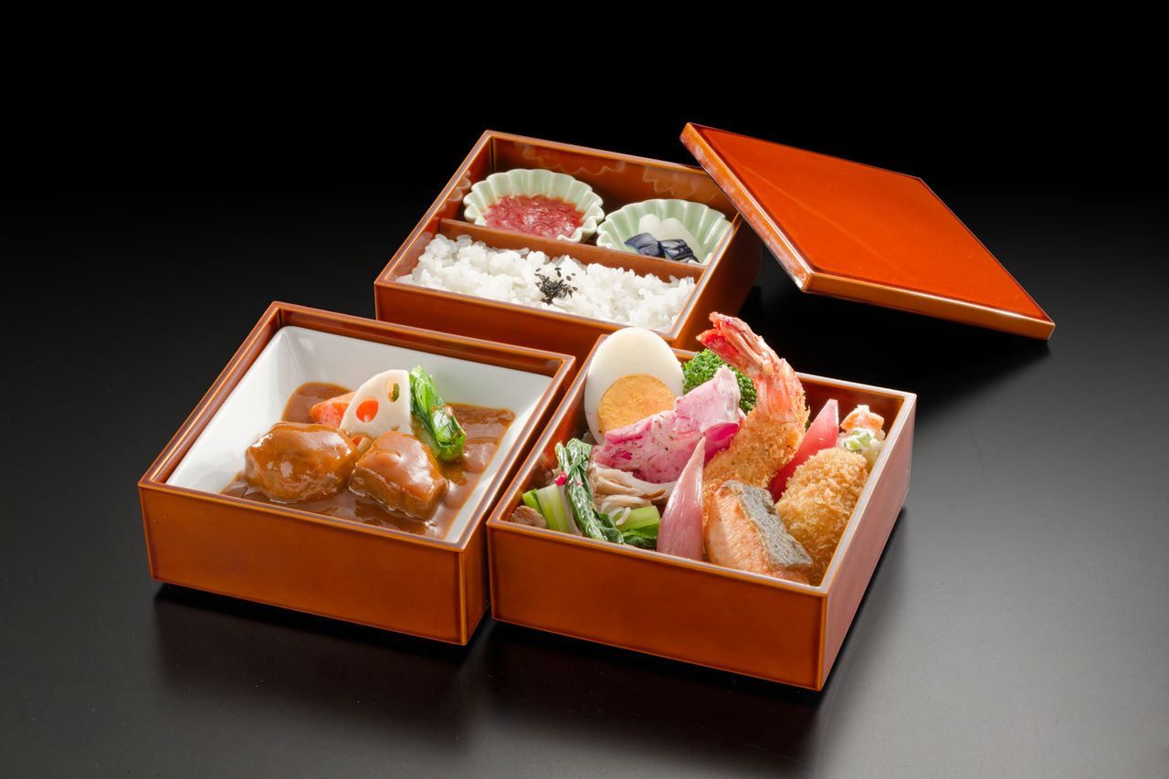 1/10〜　洋食3段重￥4,180