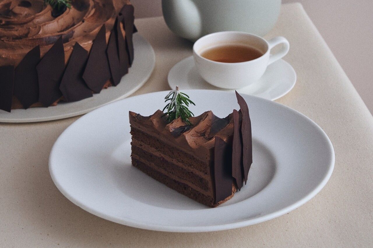 【12月26日起】飲品套裝 / 覆盆子巧克力聖誕樹乾蛋糕