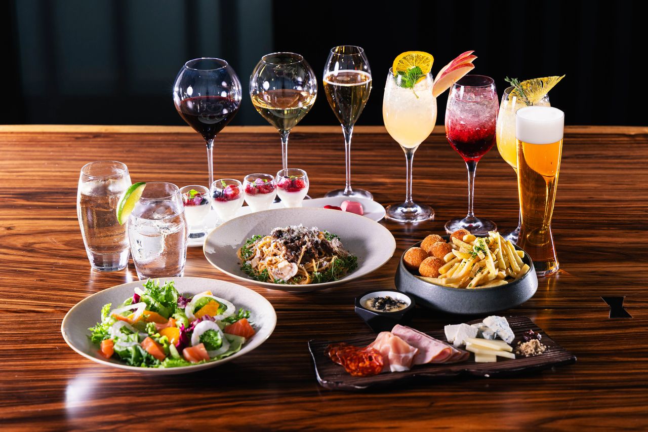 5course menu featuring hors d'oeuvres, pasta, and dessert＋ 2 hours of free-flow drinks 