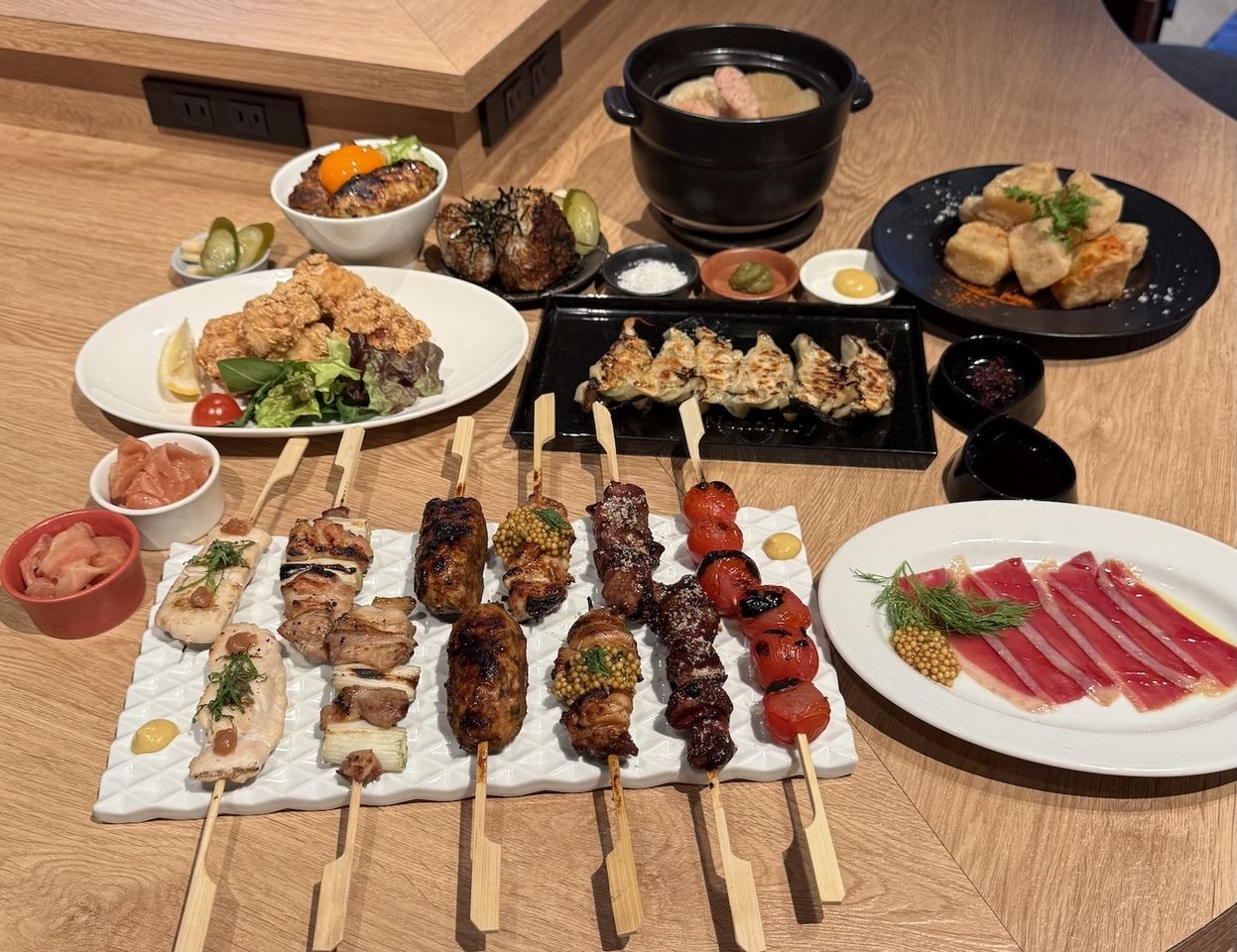 【おまかせコース】◆自慢の焼き鳥とこだわりの鶏料理が揃った満足プラン♪＜飲み放題付き＞
