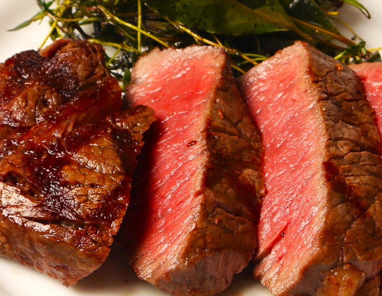 [Lunch] A 6-course meal featuring specially selected A5 Japanese Black Beef "Hitachi Beef Kirameki" inner thigh steak and a special Japanese Black Beef stew platter as the main course, plus free-flow wine pairings
