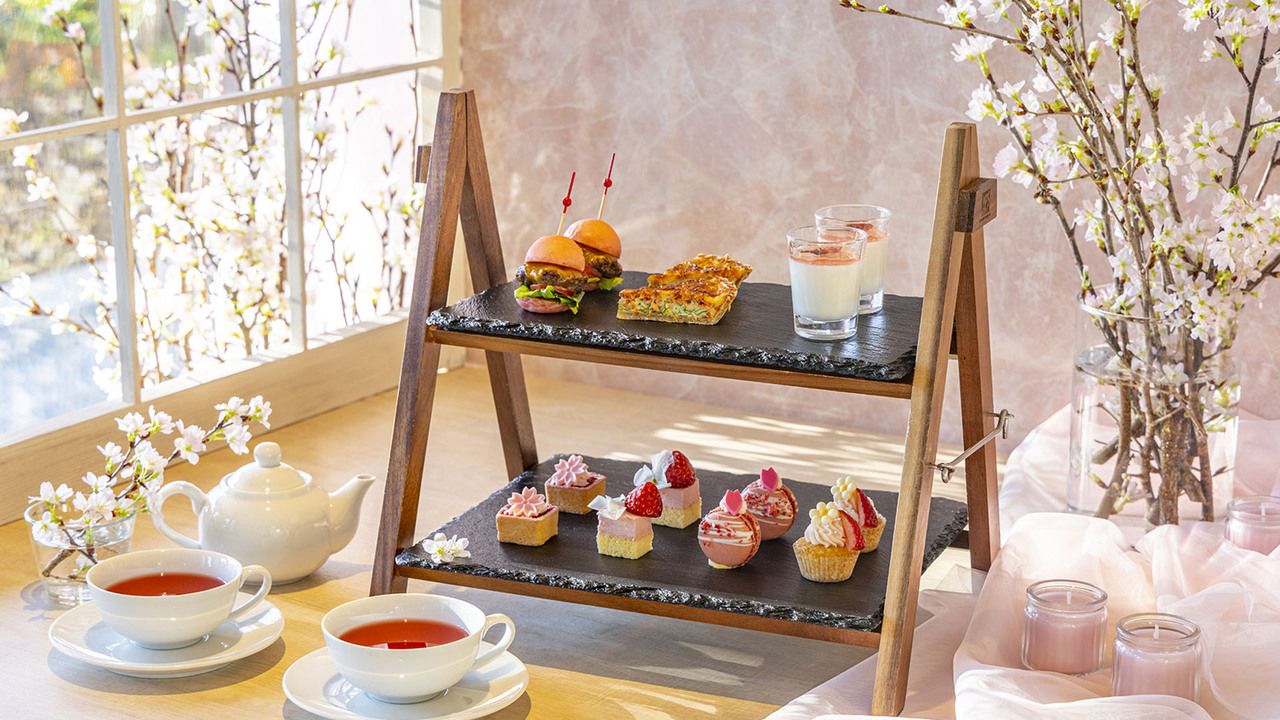 [Weekday] Sakura & Strawberry Afternoon Tea