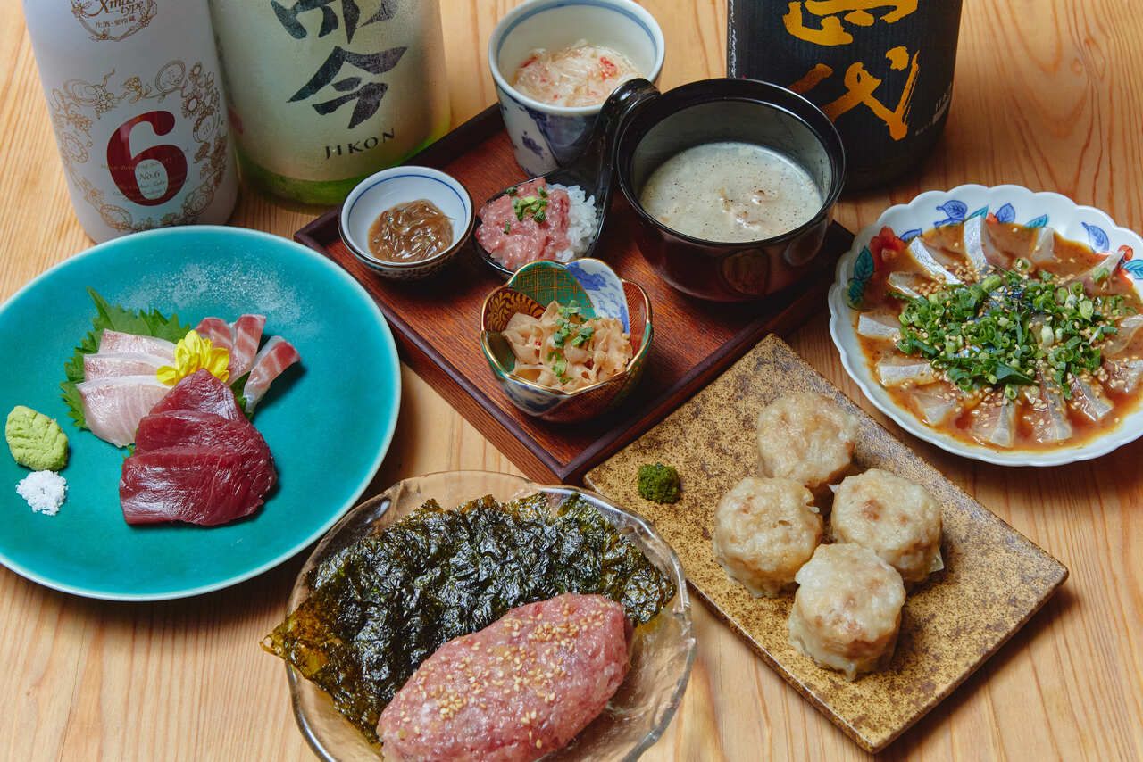 五道時令開胃菜和三道主廚精選菜餚 *不含暢飲