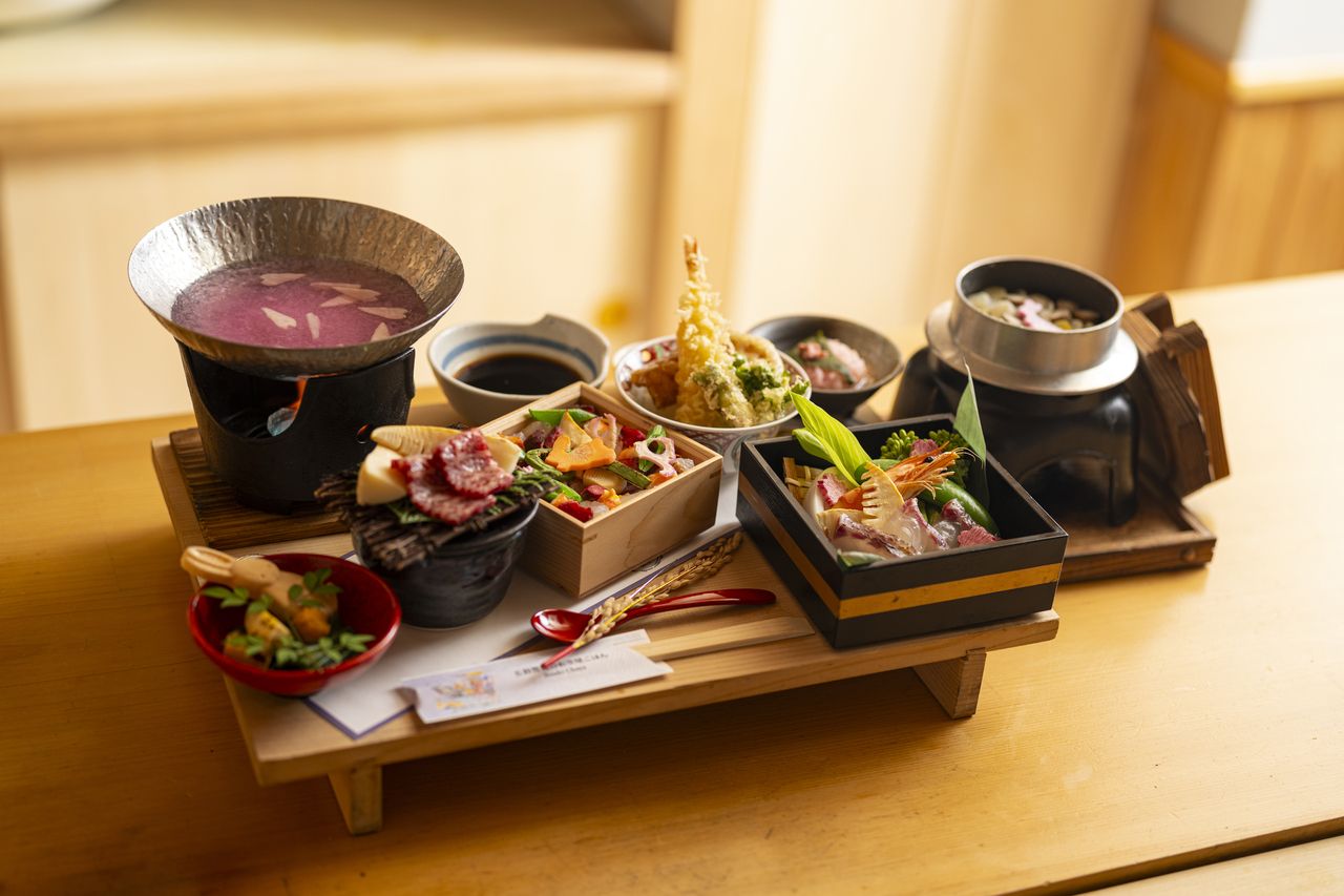 Kyoto Rice Bowl Five-Type Tasting Set ~Spring Fields, Mountains, and Sea Foods, Hanami Nabe~ (Spring ver./March 1, 2026)