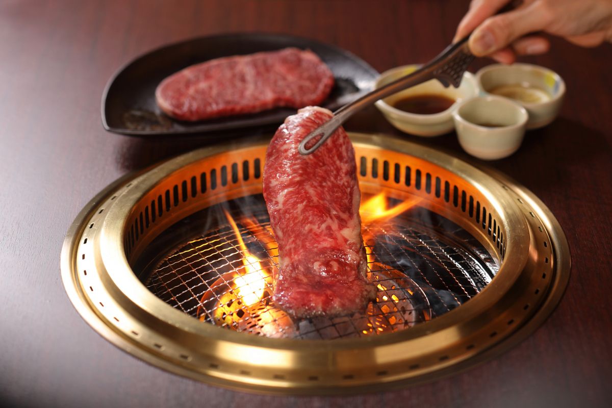 Super Premium Yakiniku Course◆Kimchi, Salad, Namul, Stewed Offal, Sausage, Rice or Noodles, Super Premium Assorted Yakiniku, 2 types of Offal, Dessert