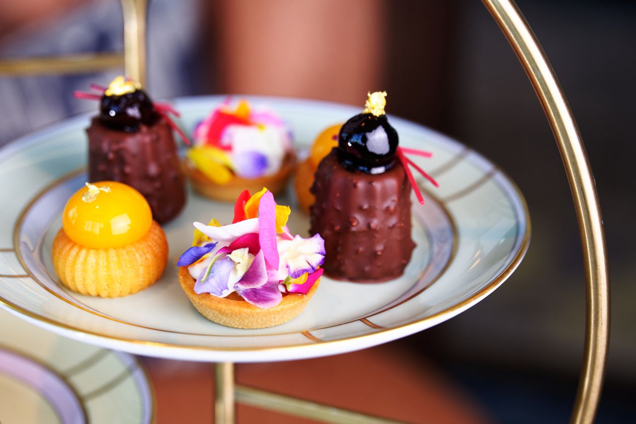 Afternoon Tea - Elegance in New York Mode