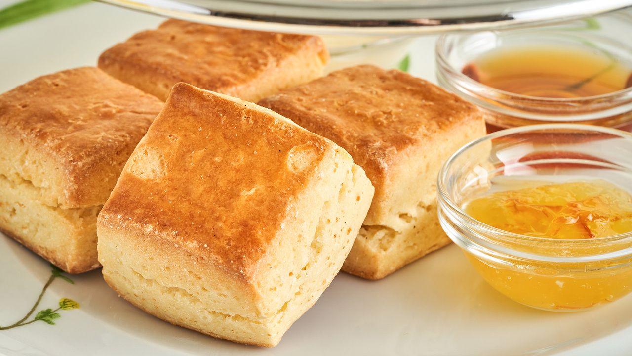 【Honey Afternoon Tea】カフェおかわり自由！ロゼスパークリングワイン付き