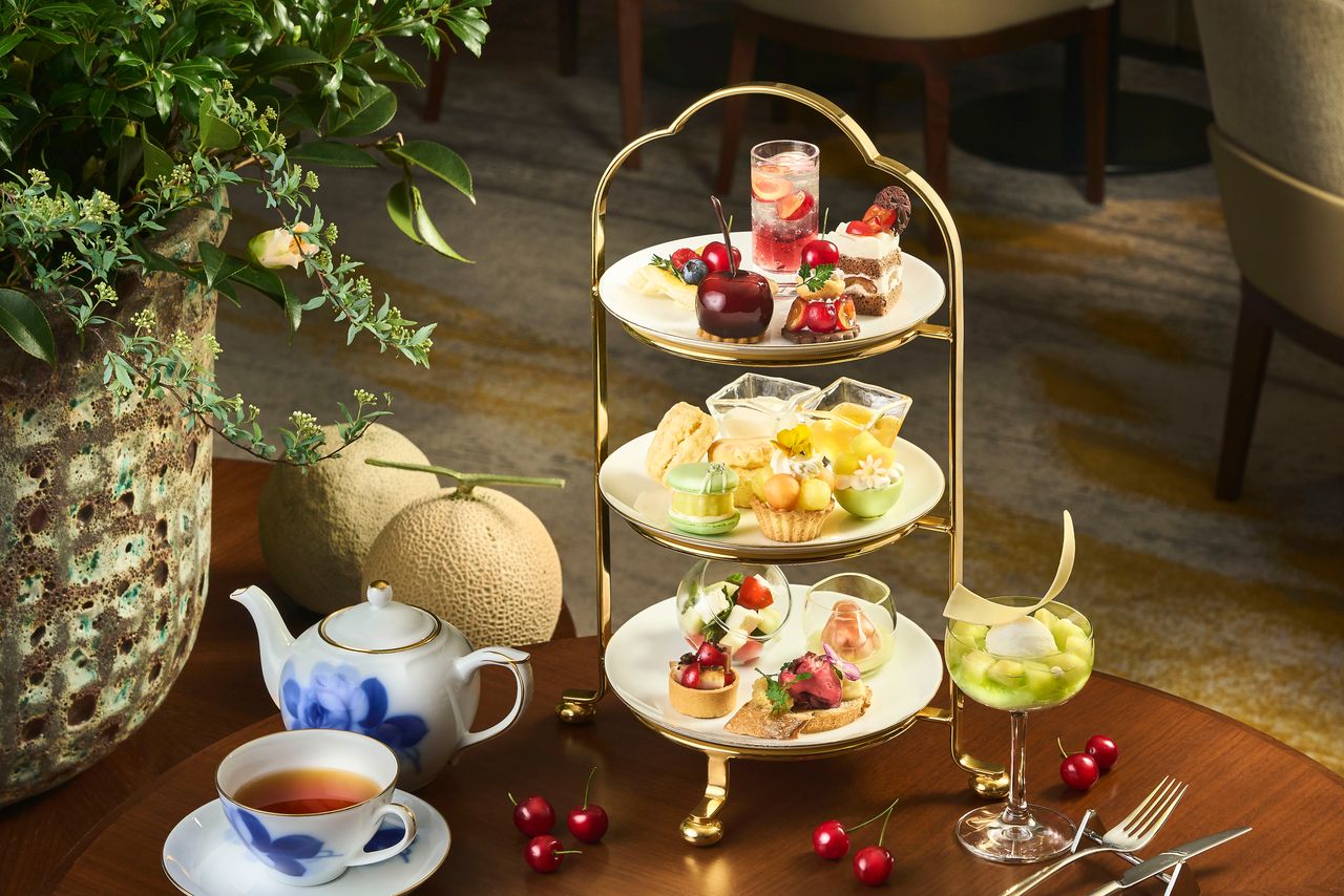 【焼き菓子おみやげ付】AFTERNOON TEA  ---クラウンメロンと佐藤錦のアフタヌーンティ（6/1～6/30）---[公式HP予約割]