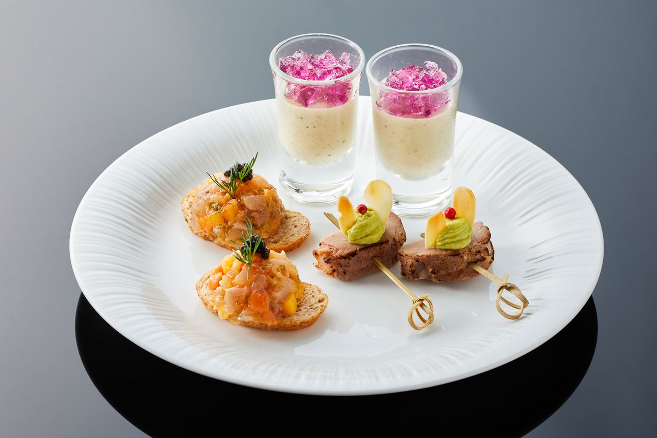 【下午茶】包含鯛魚、油封豬肉等9道菜 + 3小時暢飲（6月1日至7月31日）