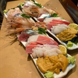 [10% off from 8:30 PM onwards - 4800 → 4320 yen] 10-piece sashimi platter set! Feel free to order any other dishes after the set. The charm of this place is its relaxed atmosphere – "a course meal, but without the constraints"!