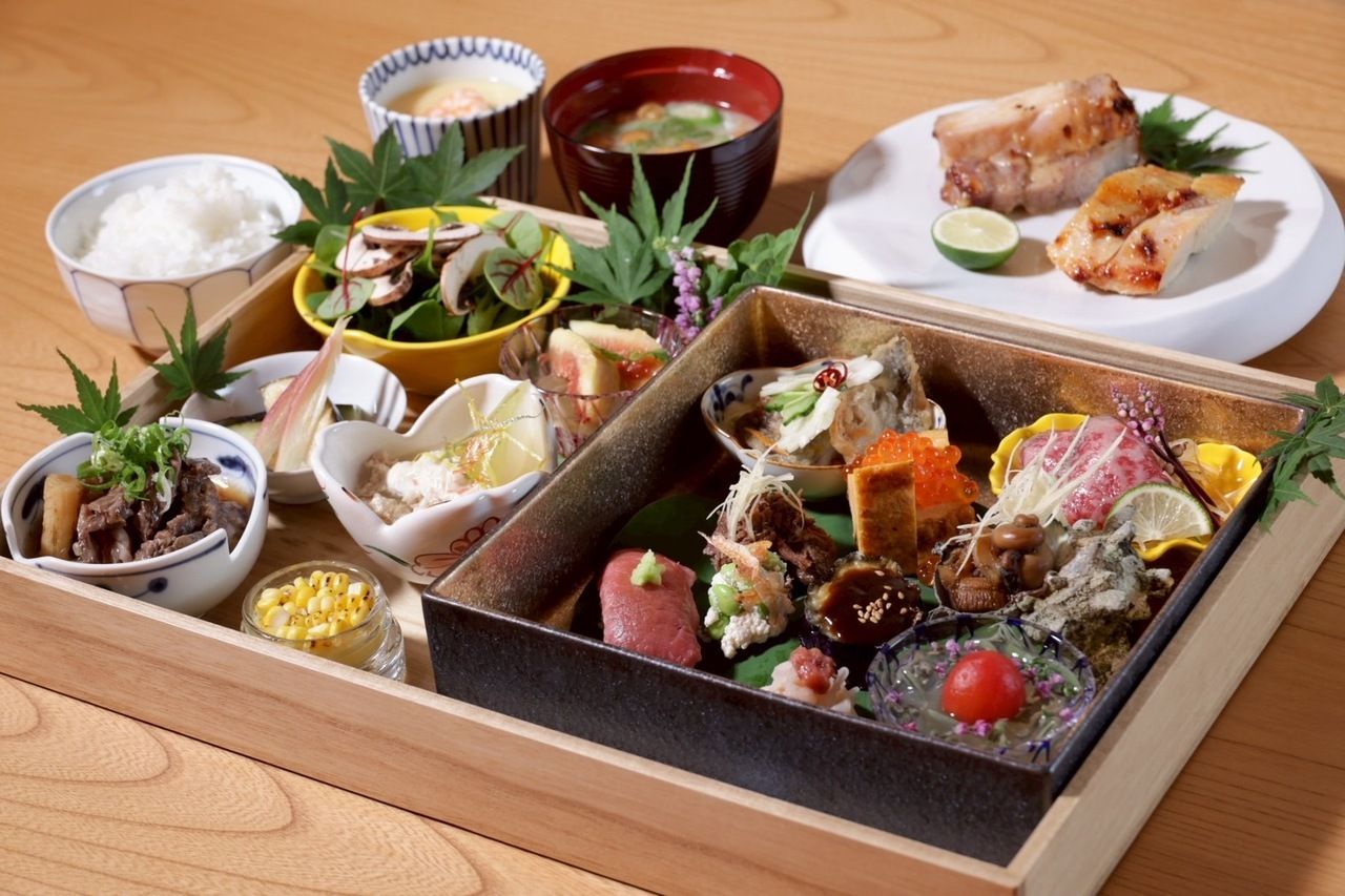 肉屋の朝食御膳【メインは”ありた鶏”と”とことん豚”】