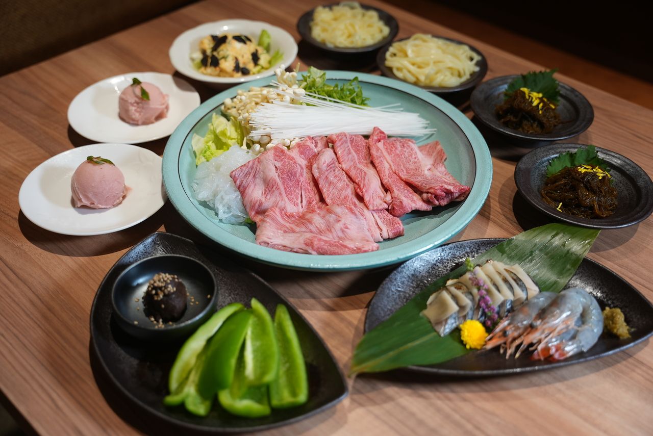 Shimomura beef sukiyaki or shabu-shabu course (120g / Black Wagyu beef directly shipped from Shimomura Ranch)
