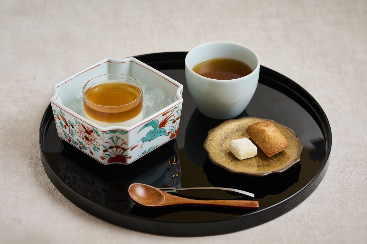 “Sinking, Mirashi Dumplings.” Set