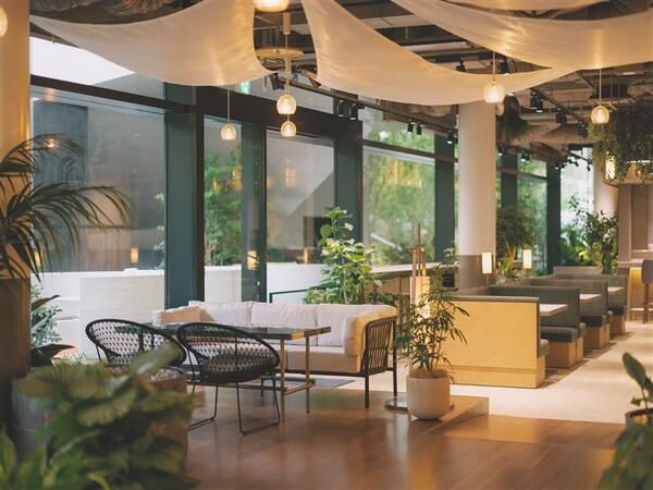 GREEN DINING HALL / BLUE FRONTSHIBAURA