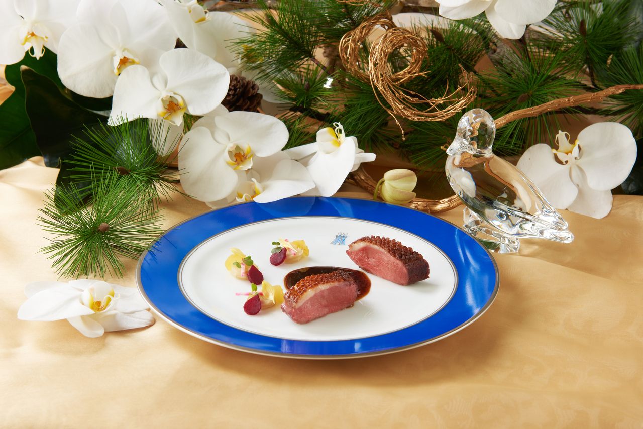 トゥールダルジャン 東京「年末年始を飾る優雅なる晩餐」