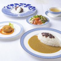 【新宿CRAFT GRILL×人気No.1ランチコース】4種のライスが選べる百年ライスカレーや自家製デザート、カフェ等　金谷ホテルランチコース