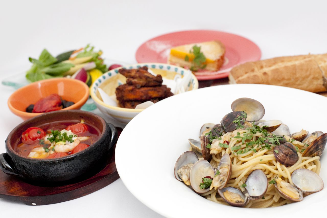 【旬の食材を使った贅沢フードコース】6050 YEN  ~ズワイ蟹やフレッシュムール貝、黒毛和牛! 豪華食材満載のコース~