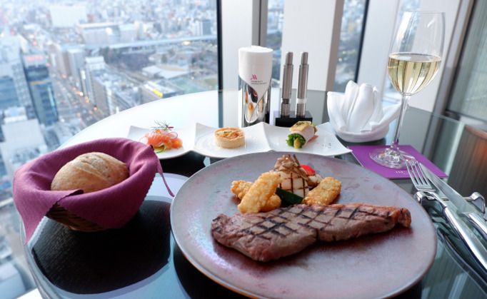 牛サーロインのグリルセット+ケーキ＆70種からの選べるワンドリンク付