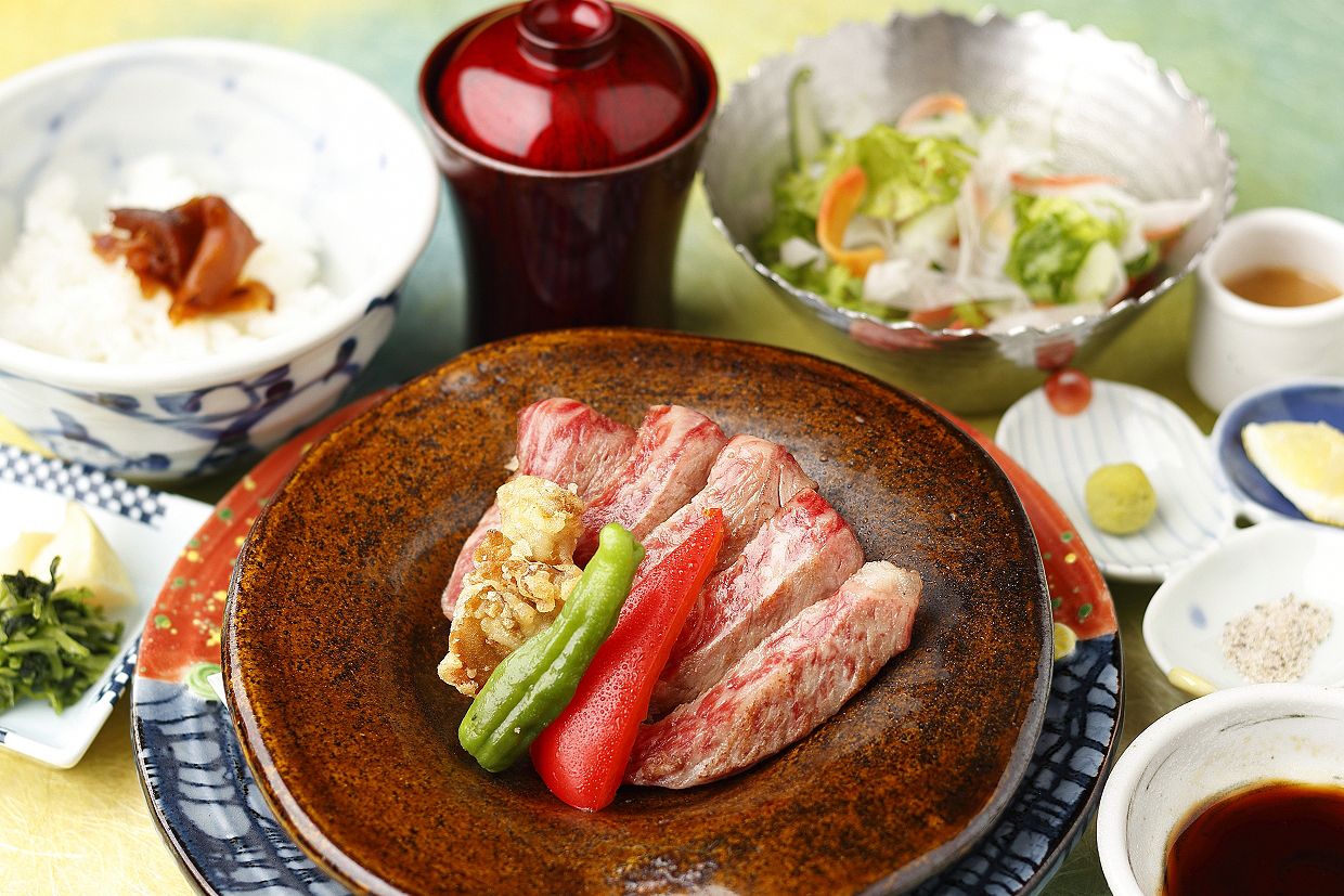 プリフィックスランチ　～選べるメイン料理～　【和牛ステーキ】