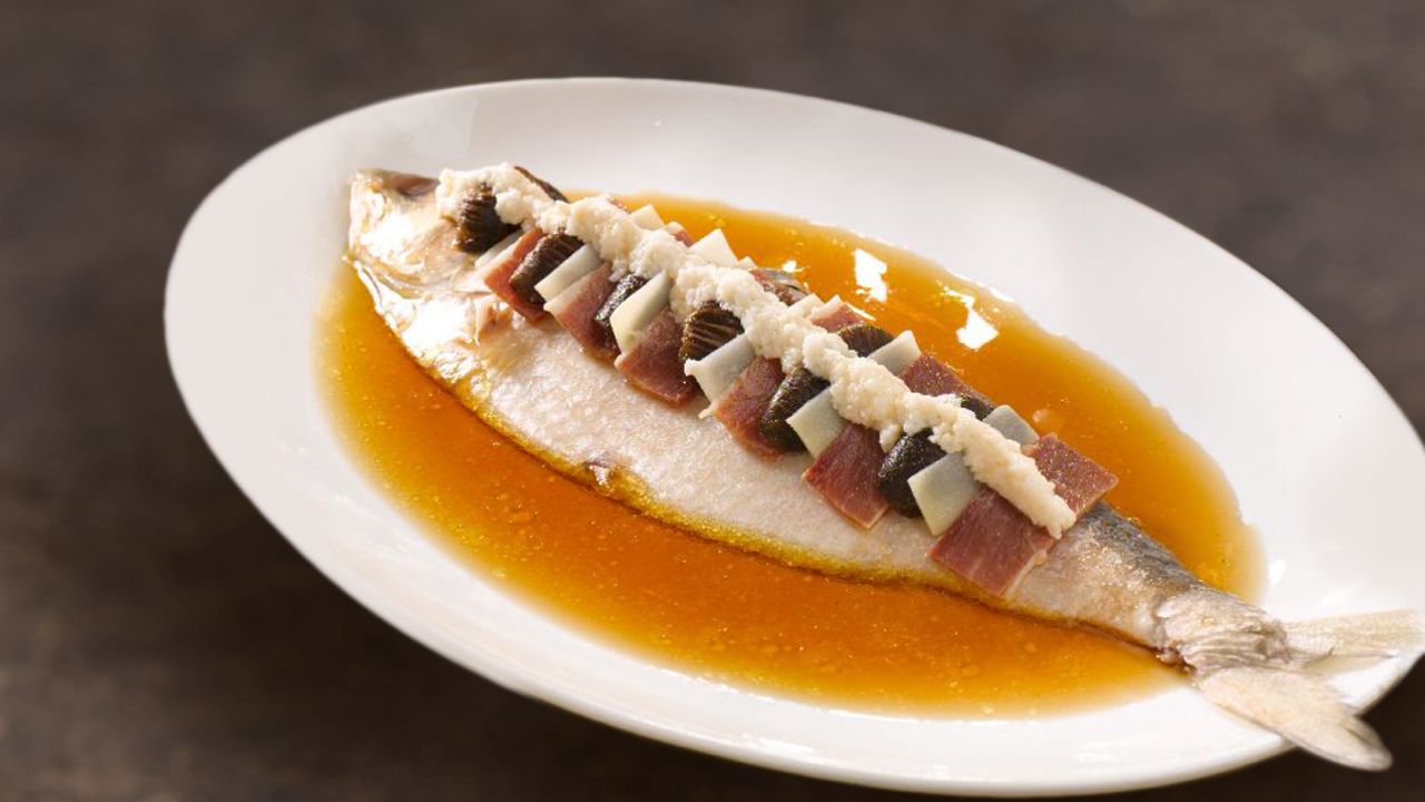 Steamed Hilsa Herring with Chinese Ham & Mushroom in Sweet Fermented Wine $218++ (Half)