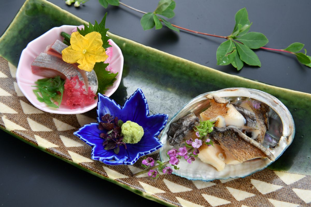 【飲み放題付き】季節の会席　（税サ込25,000円）