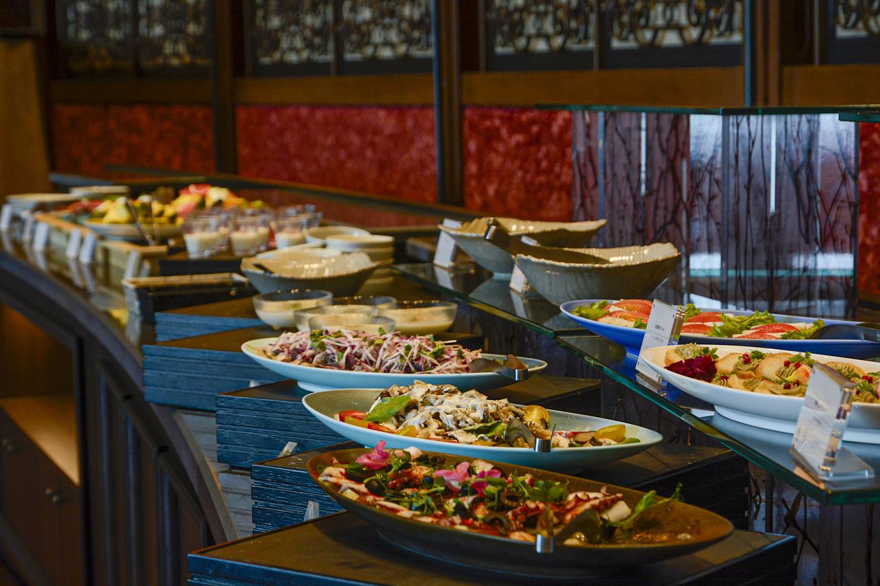 【ランチ】【小学生】ハーフビュッフェ(メインディッシュ1品+サラダ・オードブル・デザートビュッフェ)