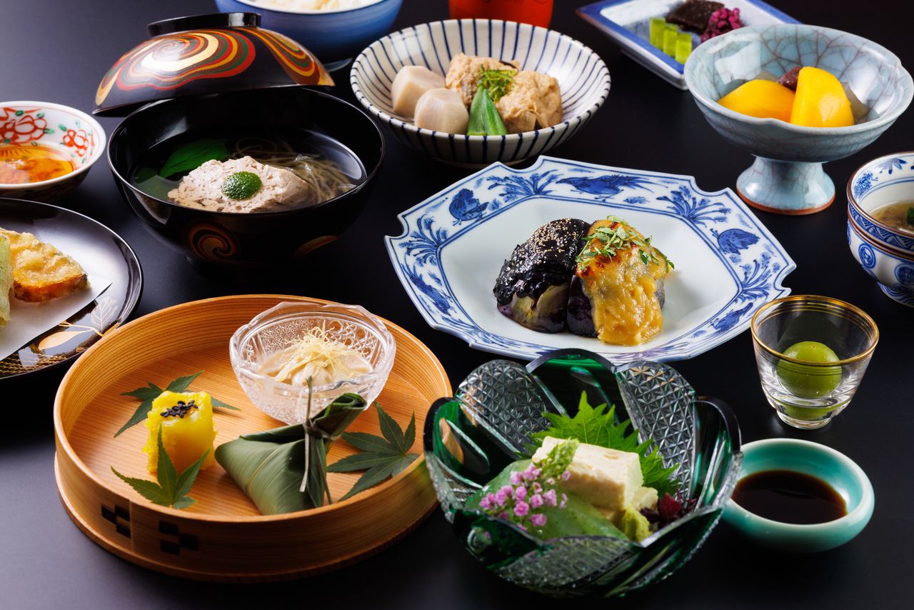 טבעוני "OMAKASE" מטבח קייסקי 22,000 ין יפני (מעל 10 אנשים)