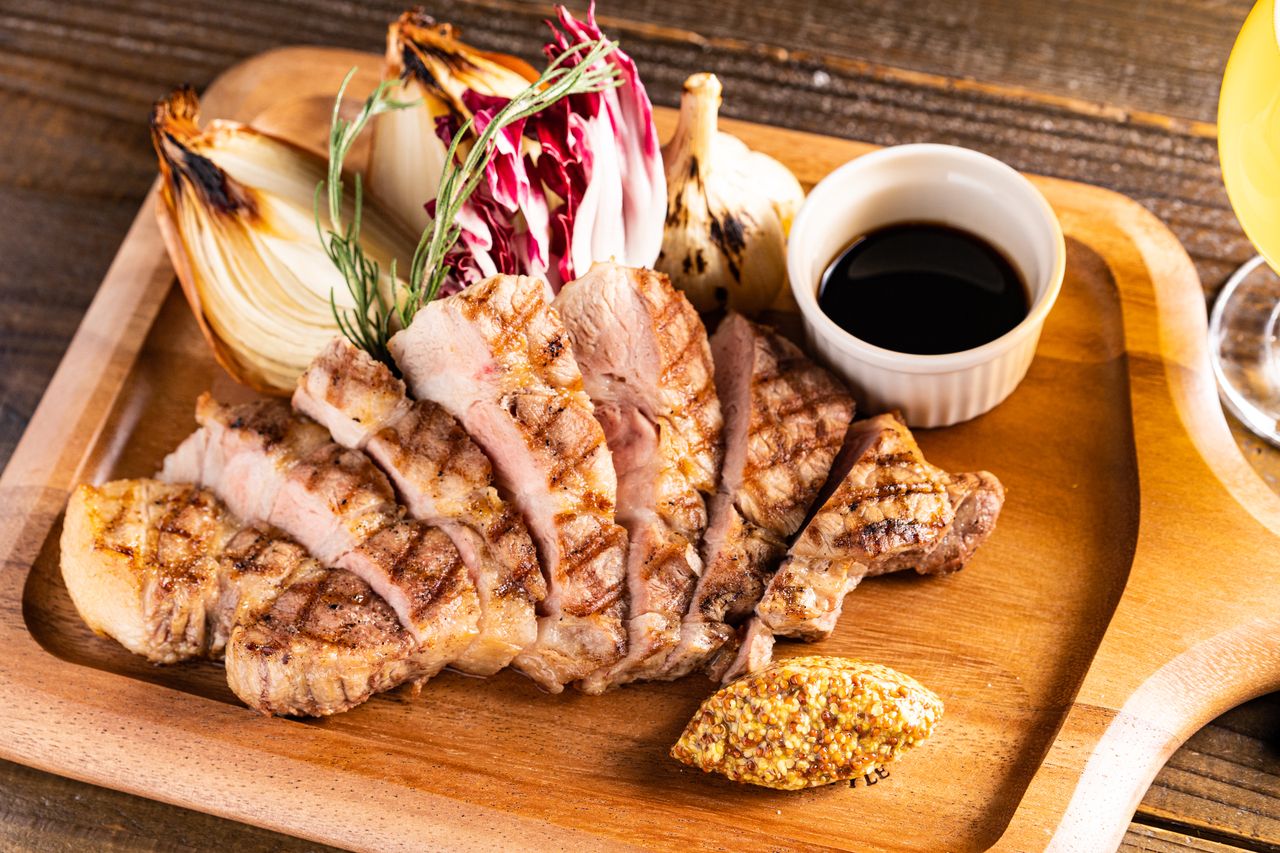 乾杯ドリンク付き！岩手県花巻市直送！『白金豚』のステーキコース