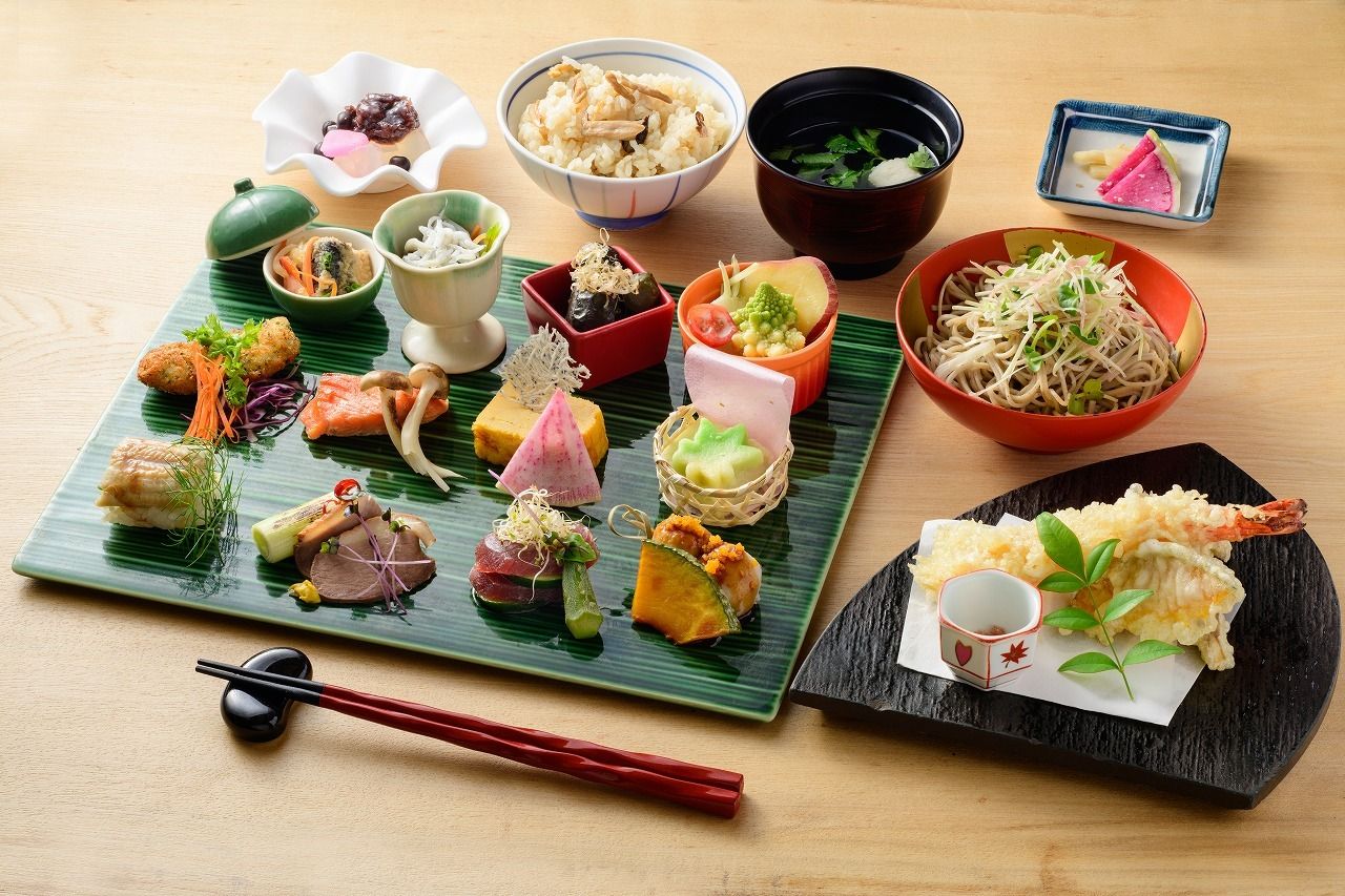 鎌倉　季節の味覚  ～彩（いろどり）～おばんざい12種 天ぷら盛り付御膳