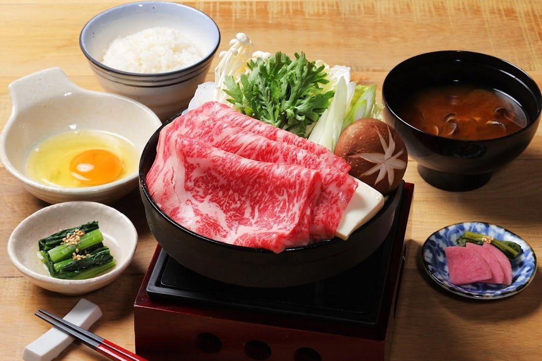 ディナー限定！お一人様ご予約OK！天ぷら、小鉢付き◎黒毛和牛のすき焼き御膳　4000円