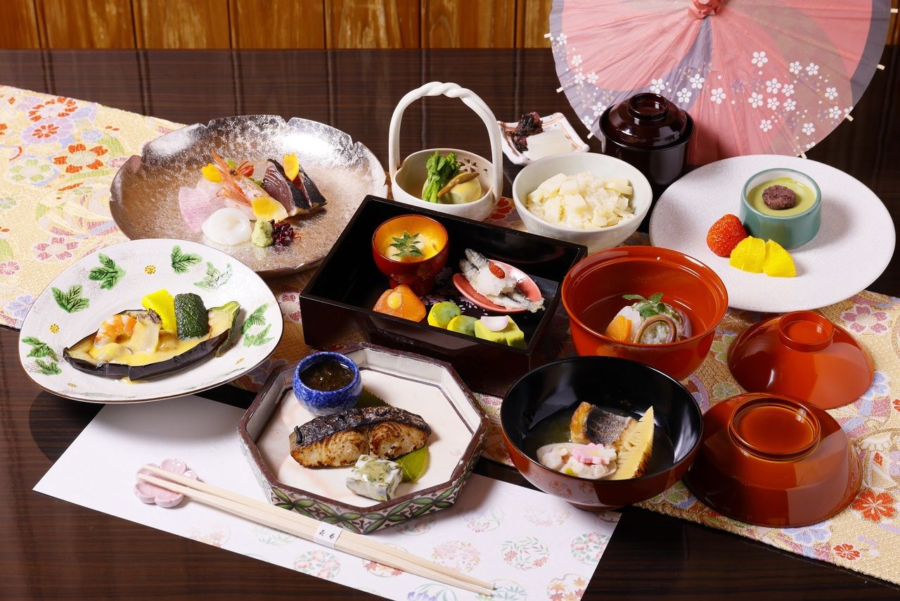 Hakuho Kaiseki course 12,500 yen