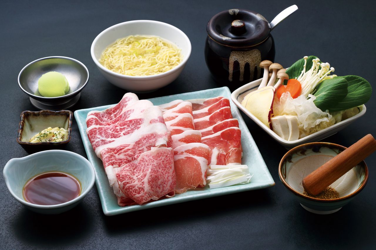  [Ginza Course] ￥7,500 Highly recommended by Shabu-tsun! Enjoy A5 rank Japanese Black Beef Rib Roast and two types of meat to choose from! You can enjoy the luxurious flavor and variety of tastes.