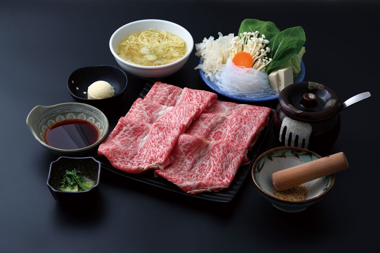  Matsusaka Beef Ribeye Course: ¥12,800 A premium course featuring luxurious Matsusaka beef ribeye, one of Japan's three finest wagyu beef brands. Enjoy the exquisite taste, perfect for business entertaining or special occasions.