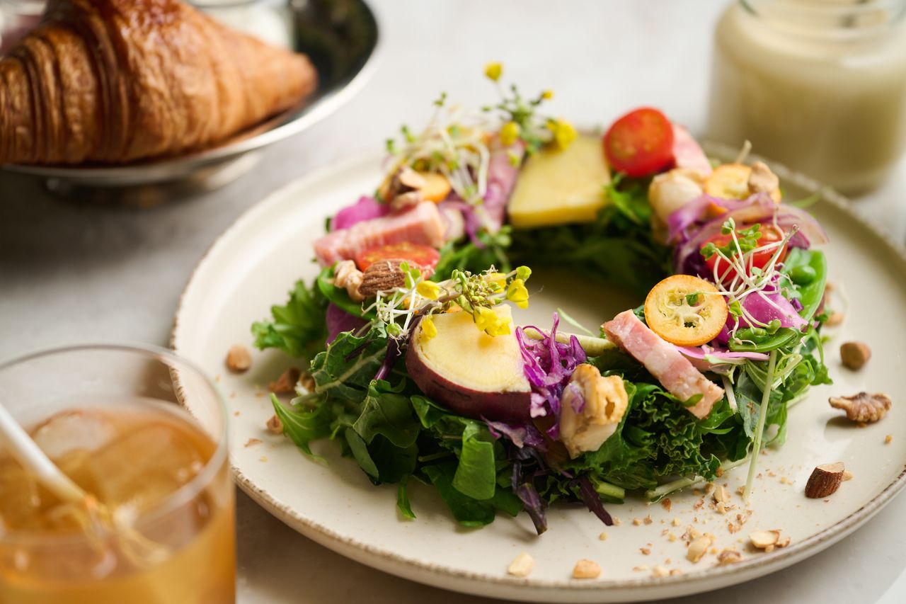 [LUNCH] Weekday only Reese's Salad Set