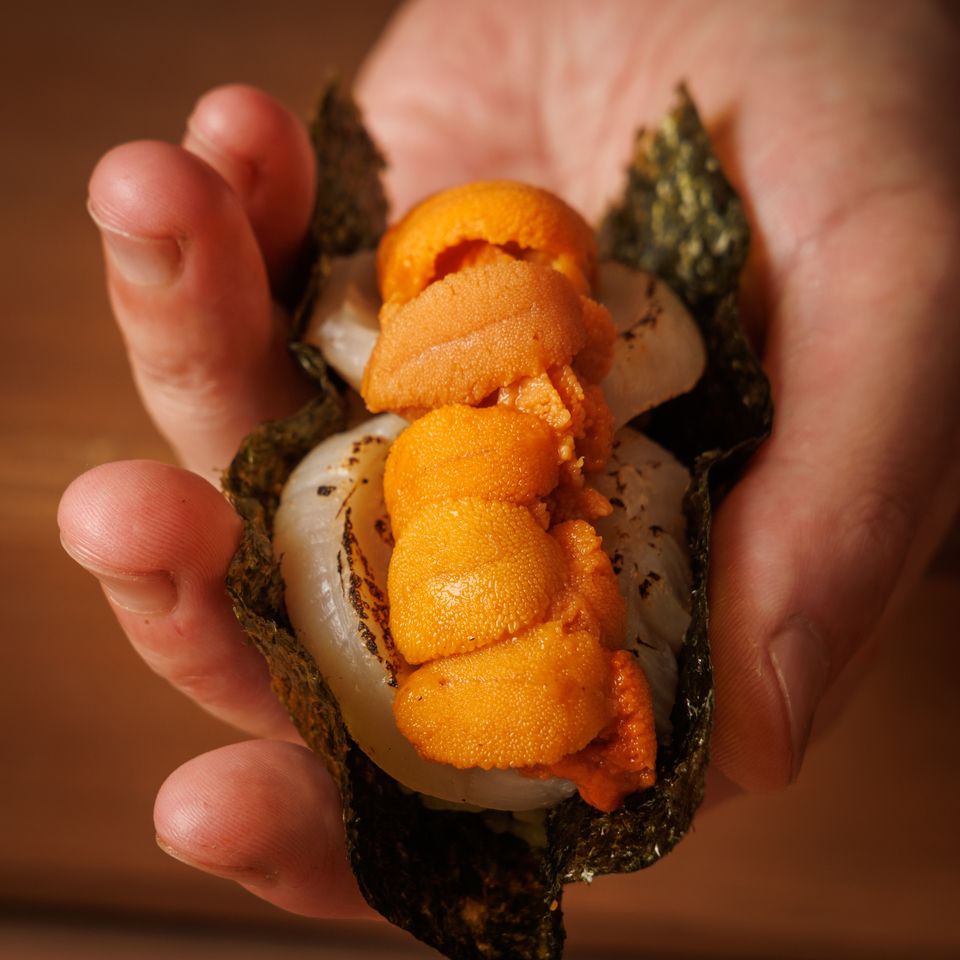 [Lunch] Omakase Course featuring Uni Dogs – 13–14 dishes in total, including seasonal sushi. Price: 8,900 yen (excluding tax)