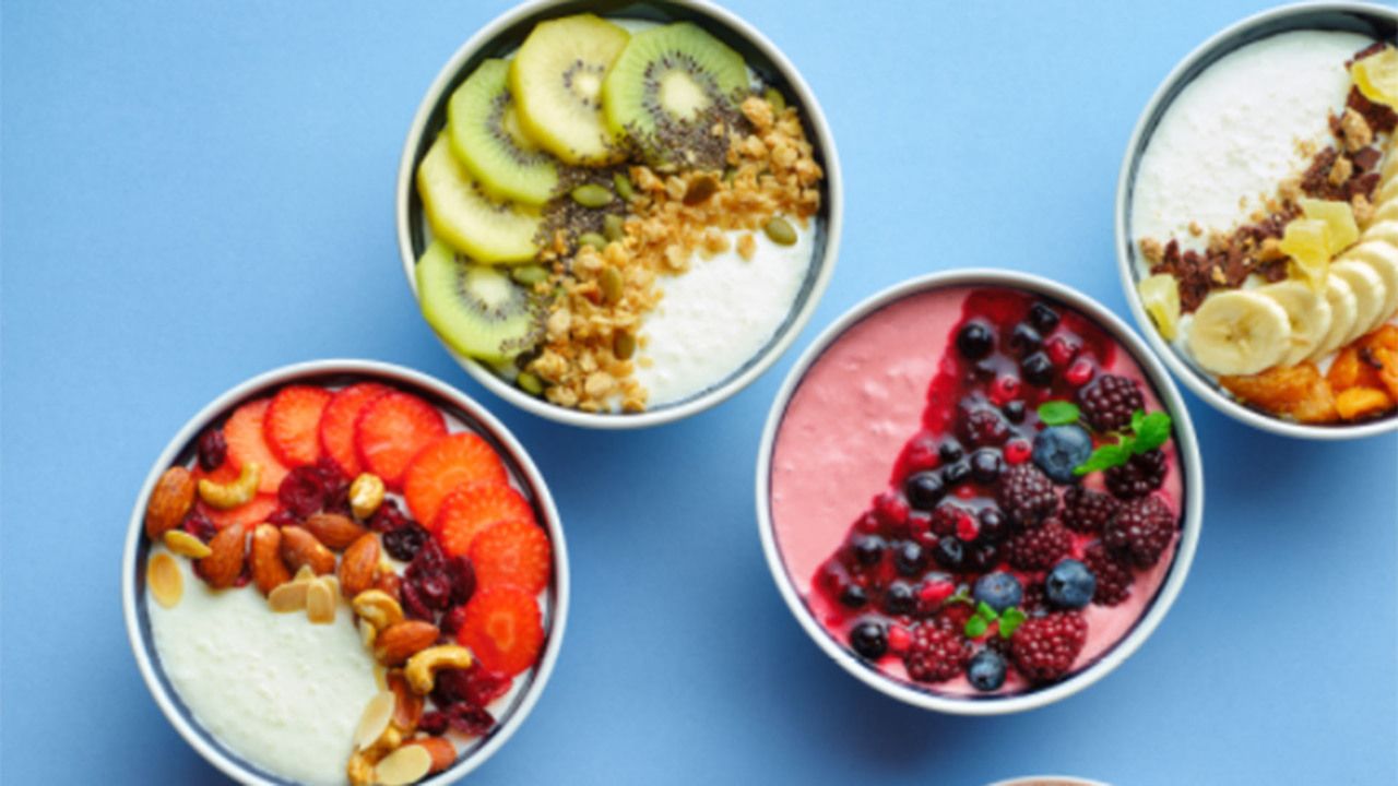 選べるフルーツ＆トッピングで楽しむ！ヨーグルトボウル