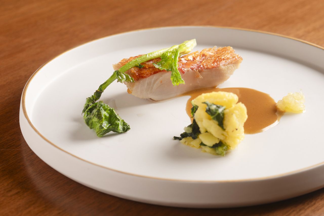 〔平日限定〕ムニュ　レジェ（メイン魚料理）