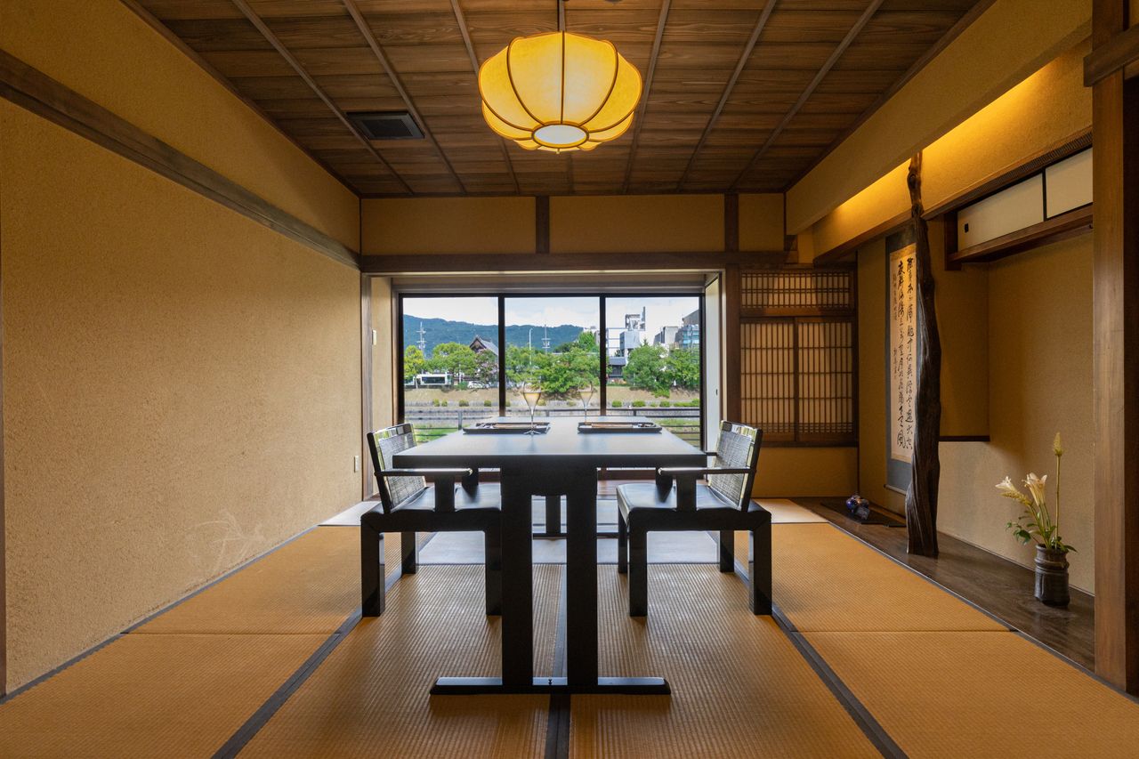  [Private room plan] Weekend and public holiday limited lunch: Omi beef sukiyaki