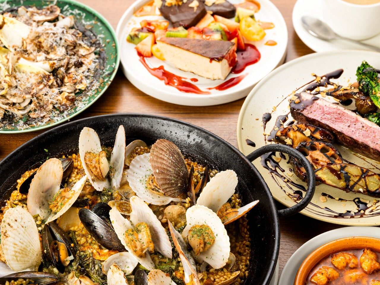 【ランチ】選べるメインまで楽しめて充実！ちょっと贅沢なランチコース〈エスペシアルランチ〉