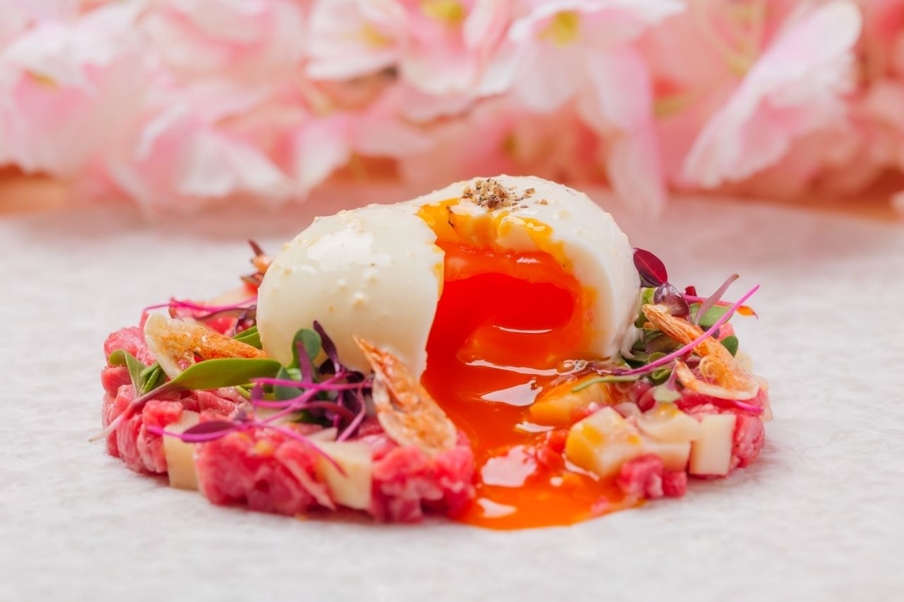Private room guaranteed! Enjoy the best quality meat at [Sai] with the arrival of spring! We offer 6 carefully selected grilled dishes with condiments that match the cut of meat. In addition, you can enjoy our new product, "Sakura shrimp and bamboo shoots with oaf mayonnaise and yukke."