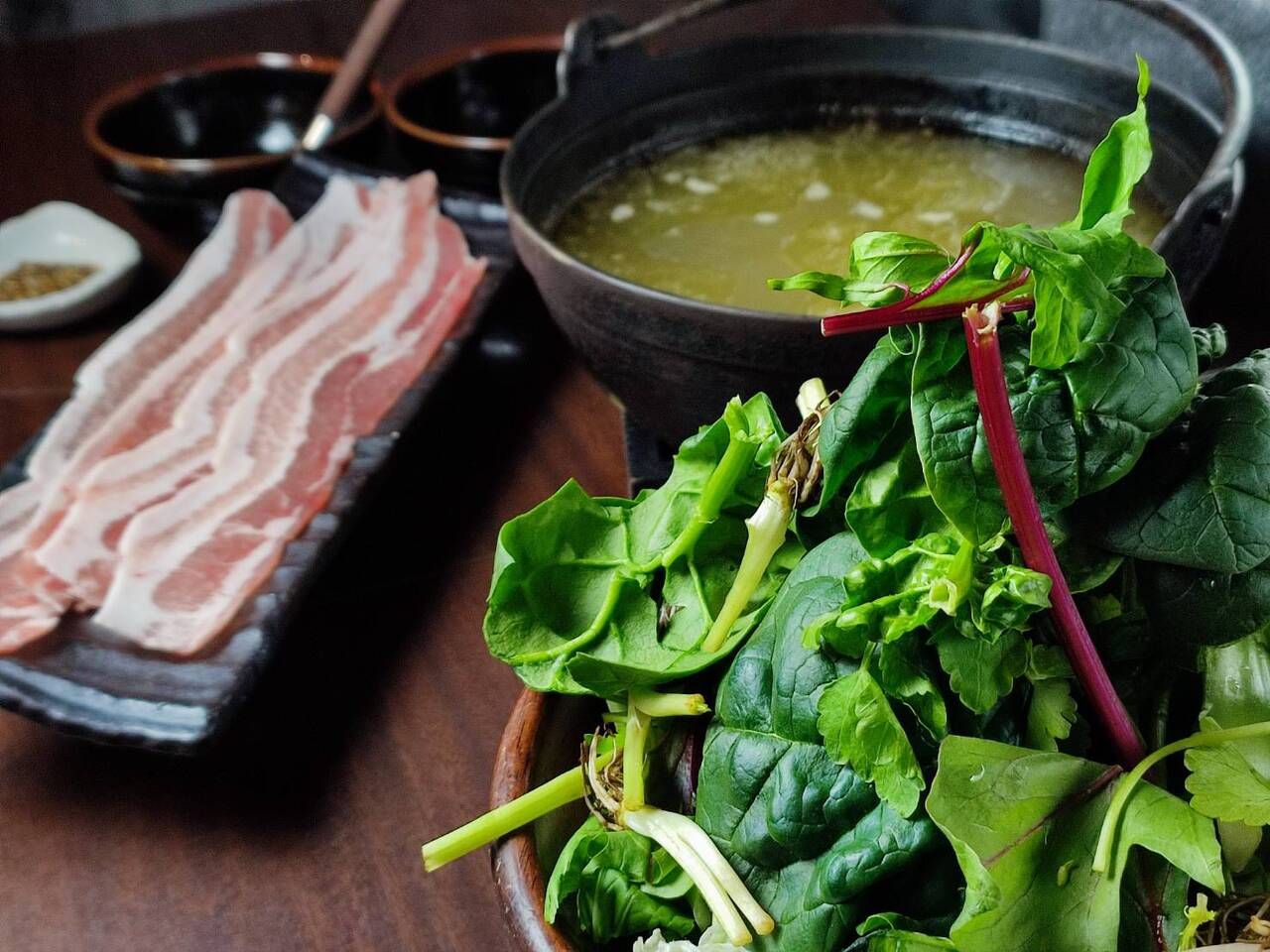 【僅限食物】搭配比內地雞湯一起享用吧！極致的「草鍋」套餐