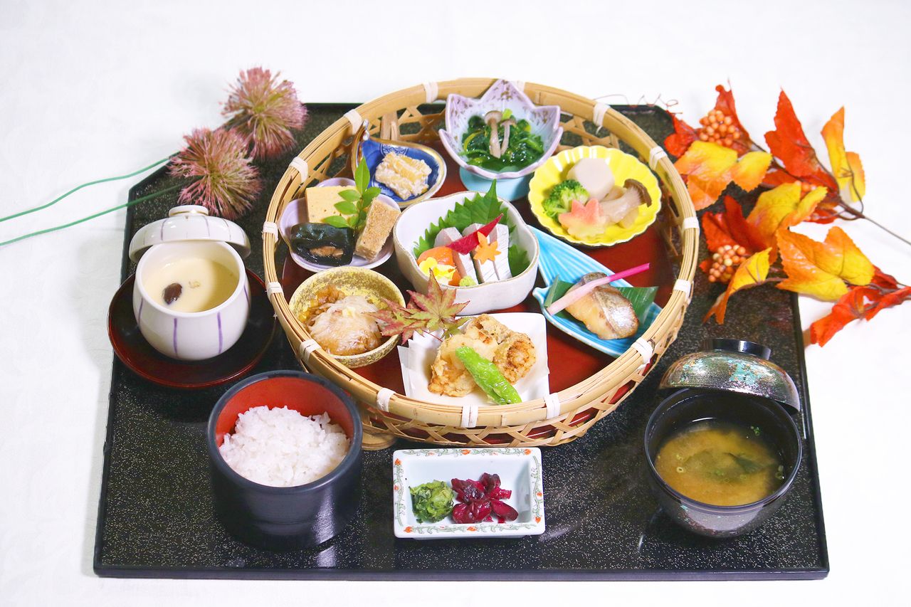 季節の花かご御膳