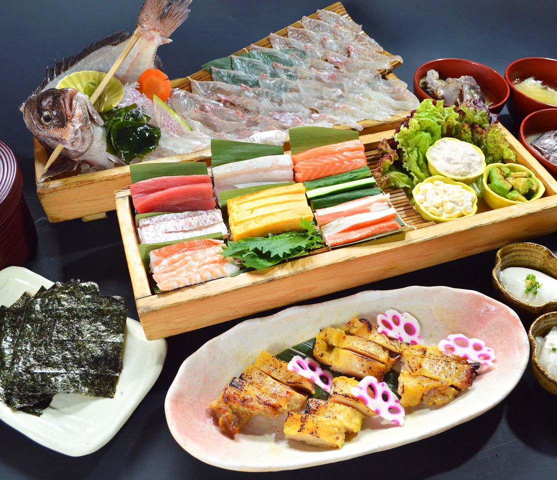 Hand-rolled sushi course with fishing